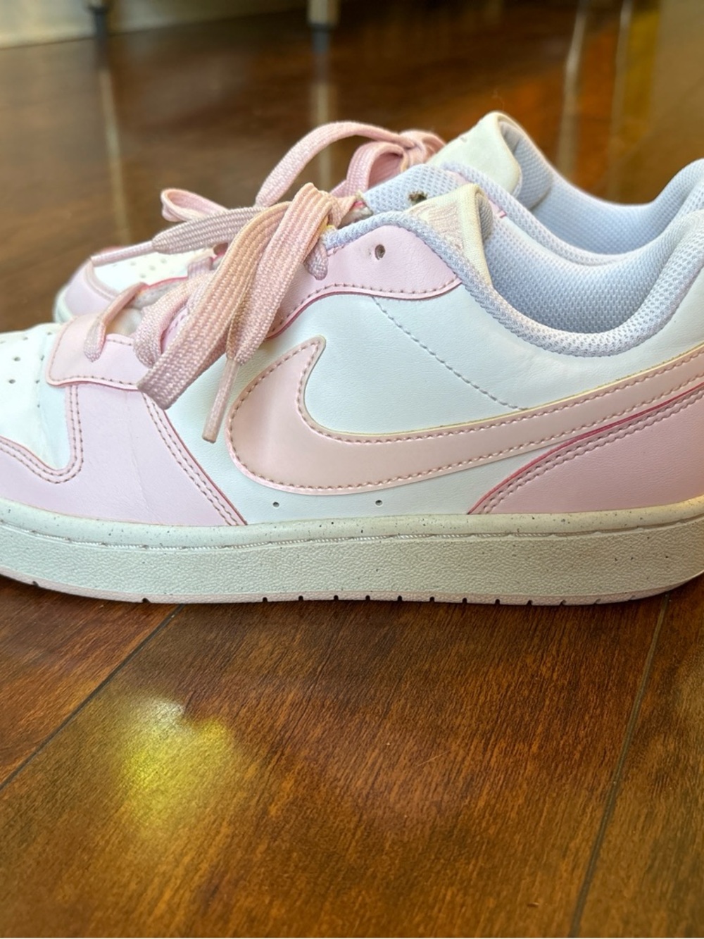 Nike Pink & White Sneakers – Youth 6.5Y (Fits Women’s 7.5) 💕 - Picture 3 of 7